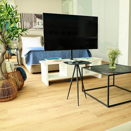 Renovated Apartment With Roof Garden Access, 15 M Walk To Acropolis Athén Kültér fotó