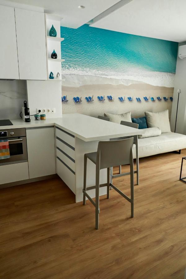 Renovated Apartment With Roof Garden Access, 15 M Walk To Acropolis Athén Kültér fotó