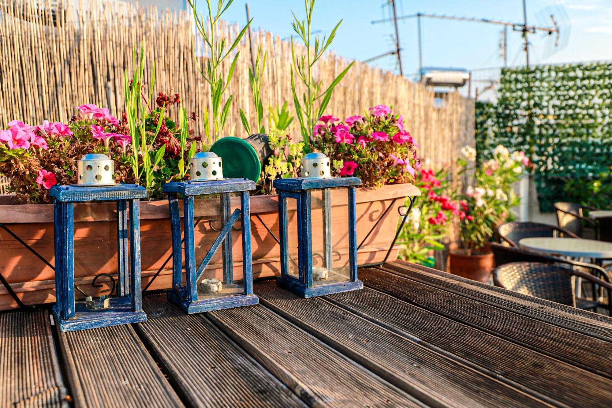Renovated Apartment With Roof Garden Access, 15 M Walk To Acropolis Athén Kültér fotó