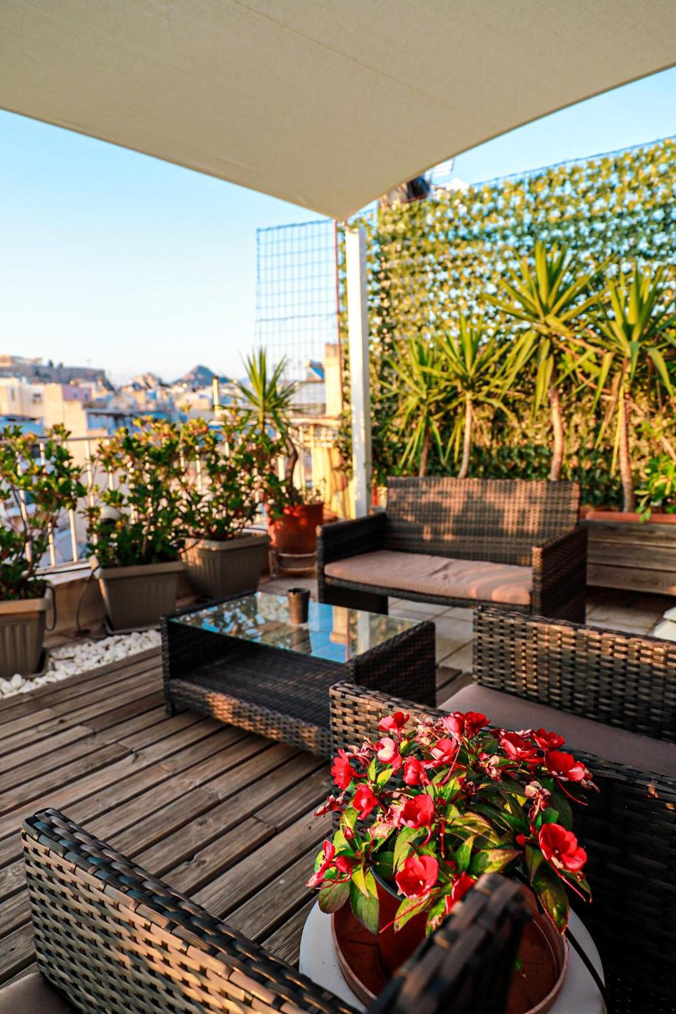 Renovated Apartment With Roof Garden Access, 15 M Walk To Acropolis Athén Kültér fotó