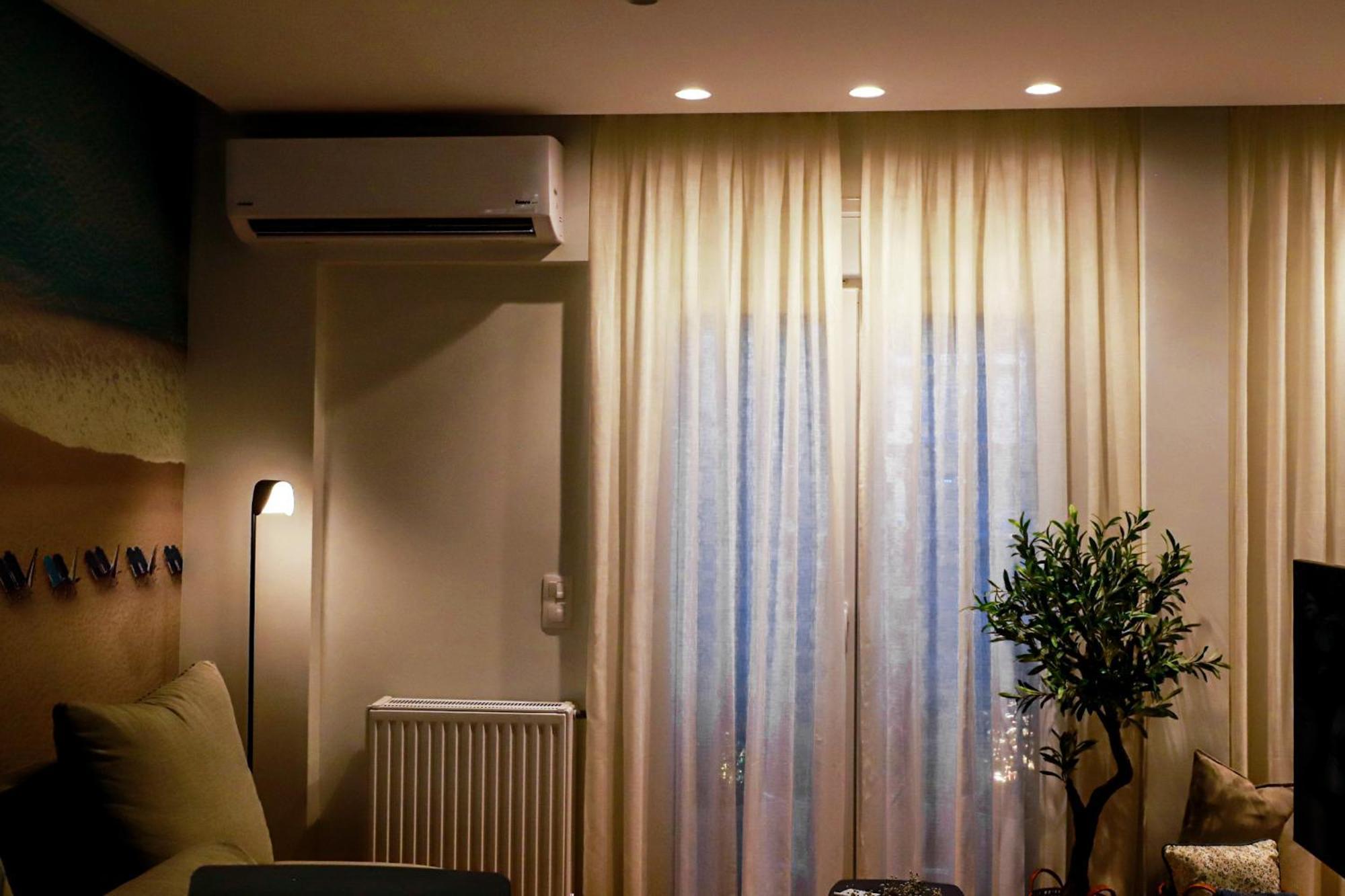 Renovated Apartment With Roof Garden Access, 15 M Walk To Acropolis Athén Kültér fotó