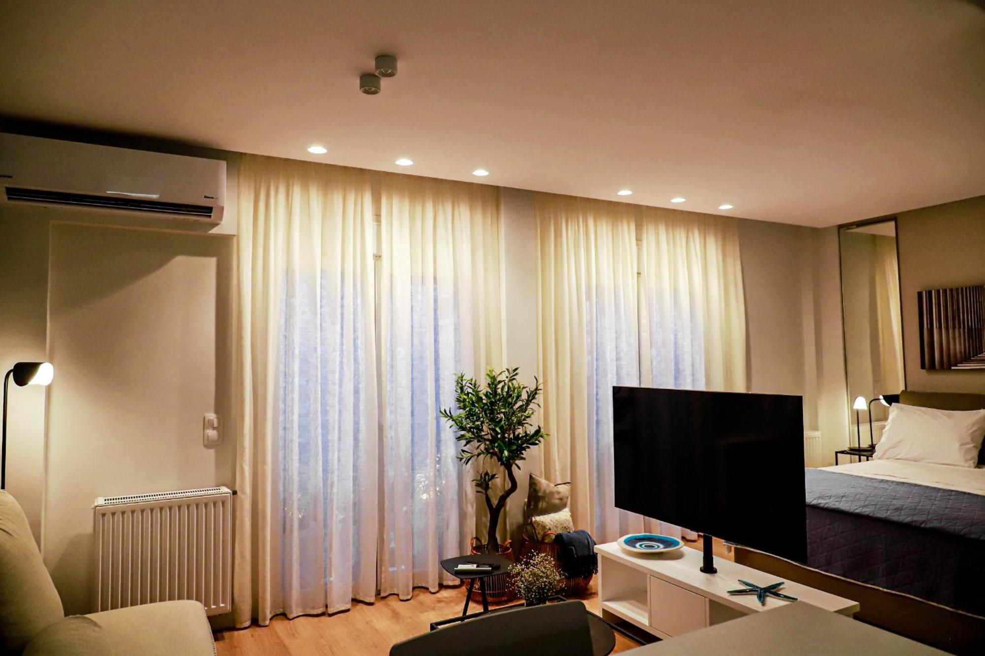 Renovated Apartment With Roof Garden Access, 15 M Walk To Acropolis Athén Kültér fotó