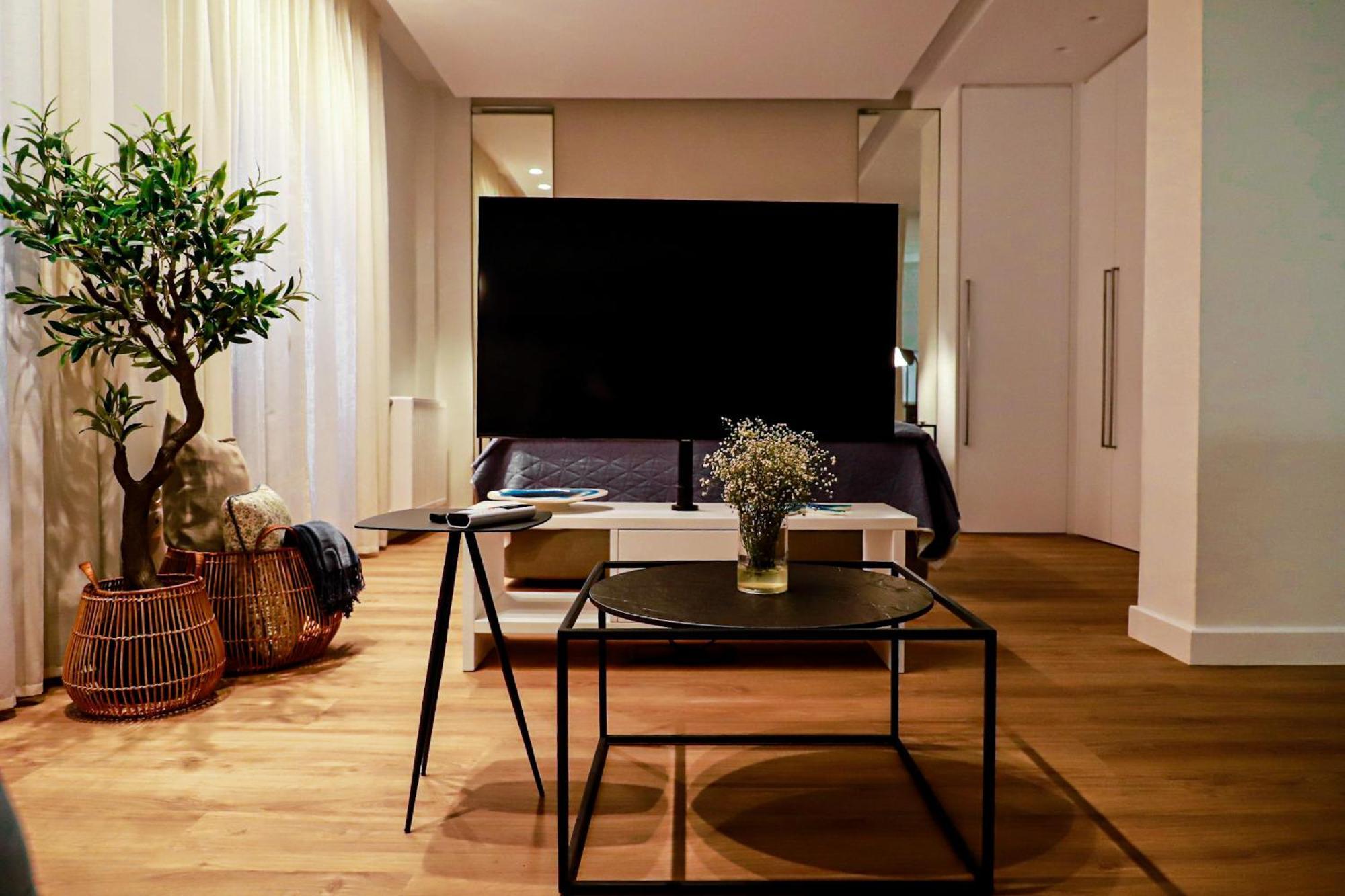 Renovated Apartment With Roof Garden Access, 15 M Walk To Acropolis Athén Kültér fotó
