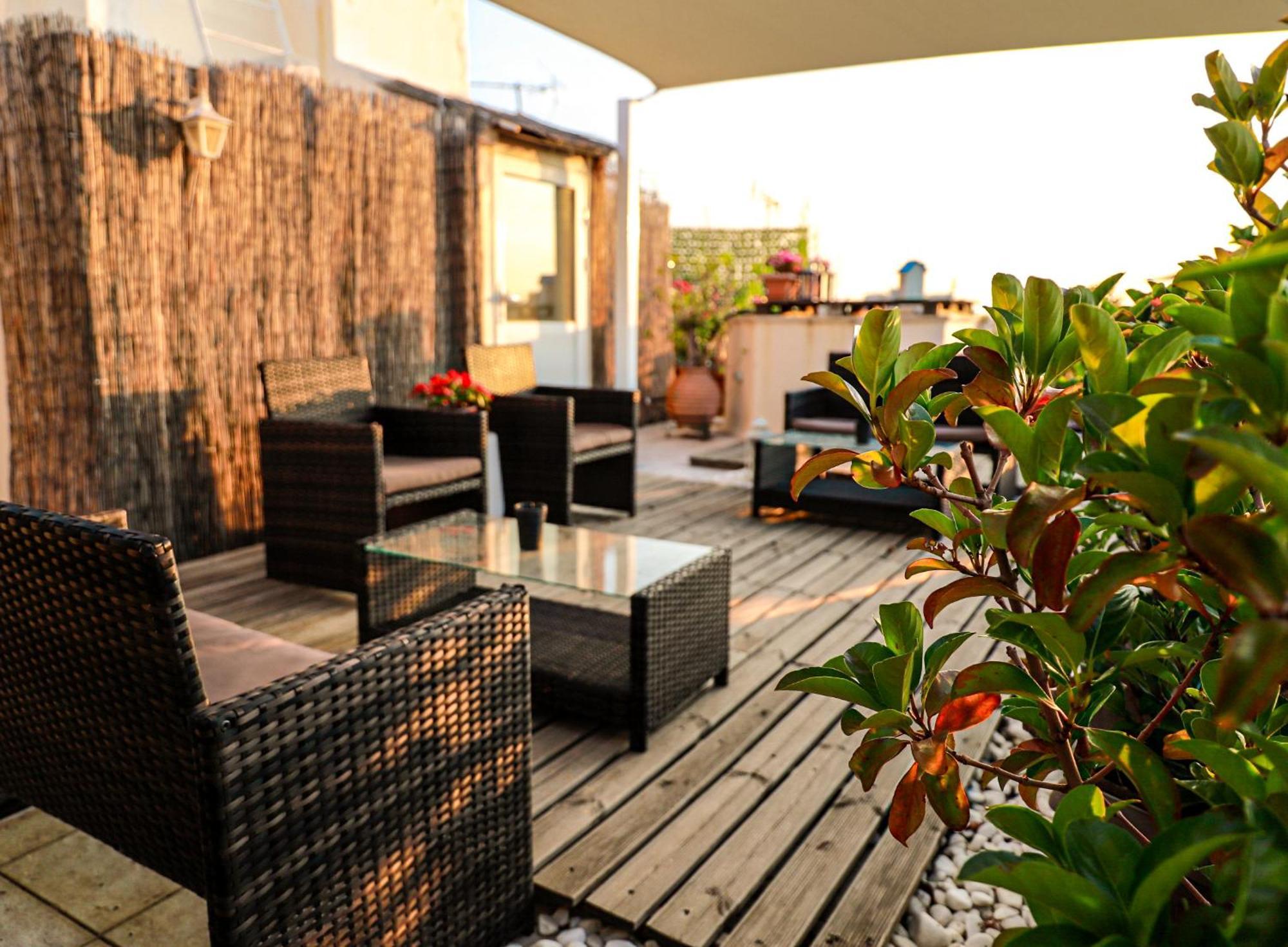 Renovated Apartment With Roof Garden Access, 15 M Walk To Acropolis Athén Kültér fotó
